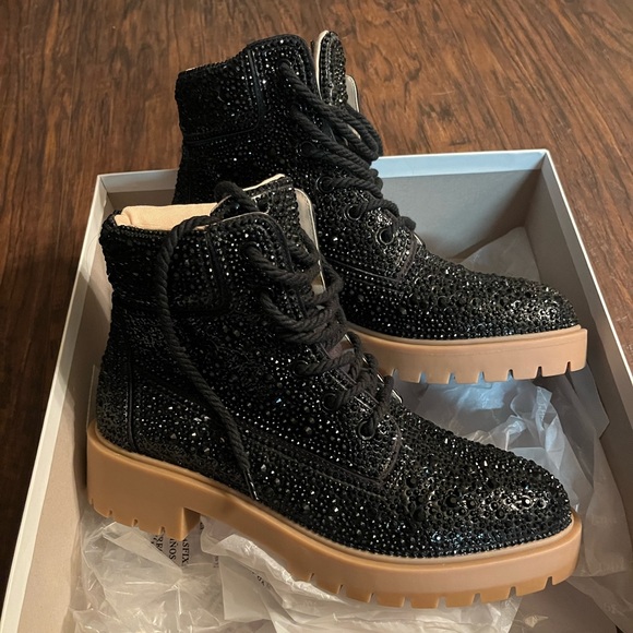 Betsy Johnson Black Rhinestone Boots - size 8 - Picture 4 of 4